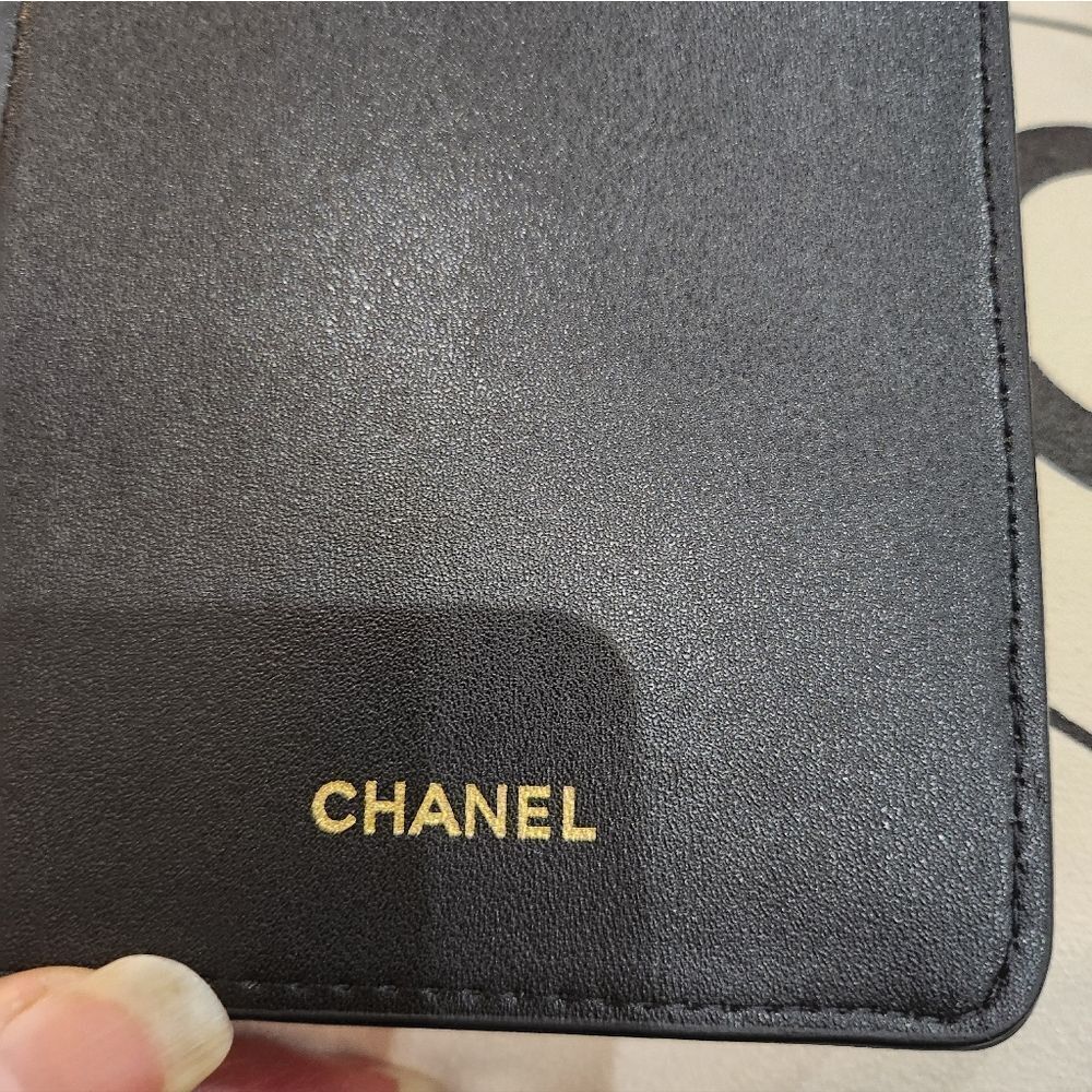 Coco Crush Black Leather Phone Case with Chain - Picture 10 of 10
